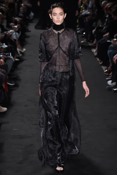 Look 24